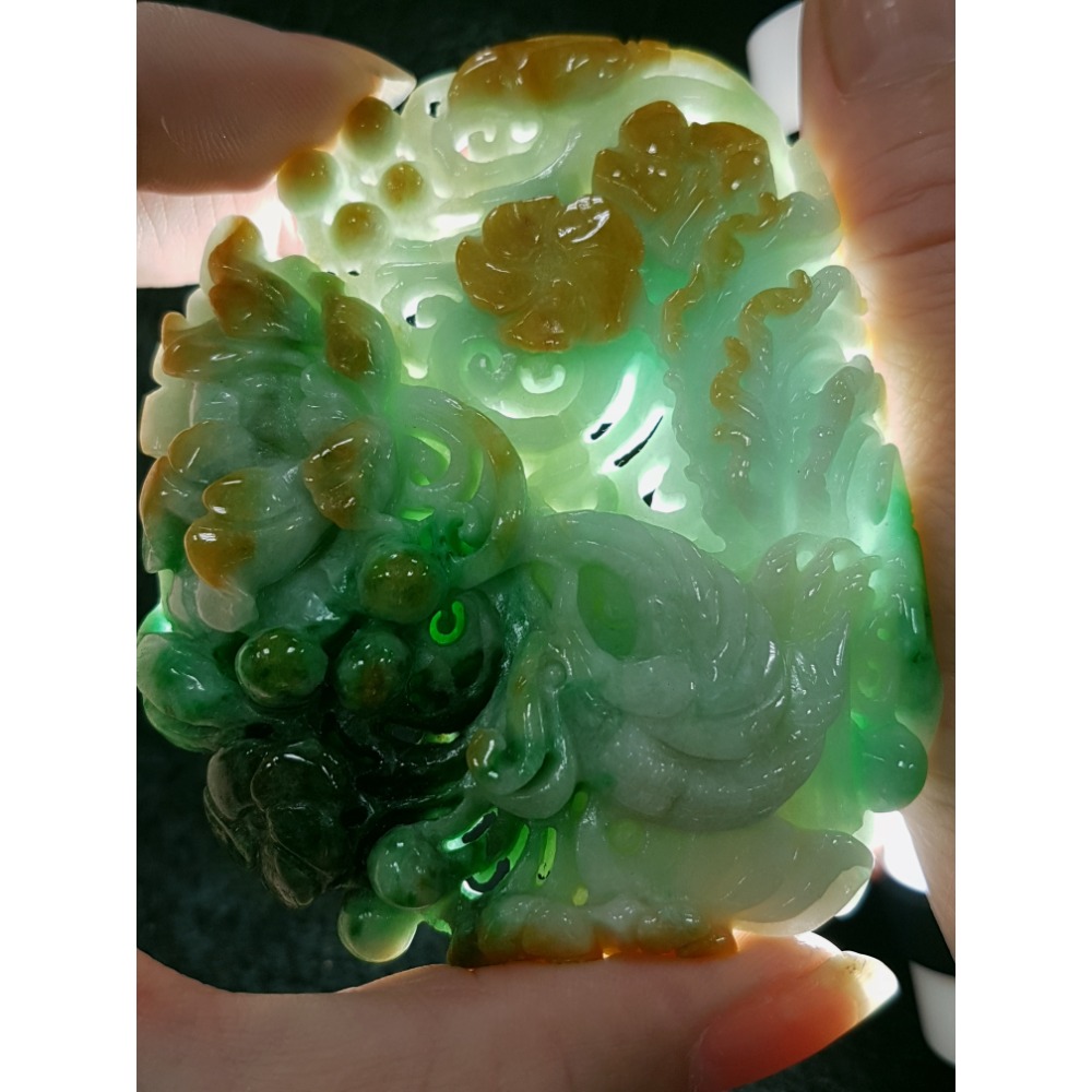 お得品‼️新入荷❣️天然A貨翡翠 厚重感、満工【花開富貴、鳳穿牡丹】　鑑定書付き A blue and white 'phoenix' vase, yuhuchunping, Yuan dynasty