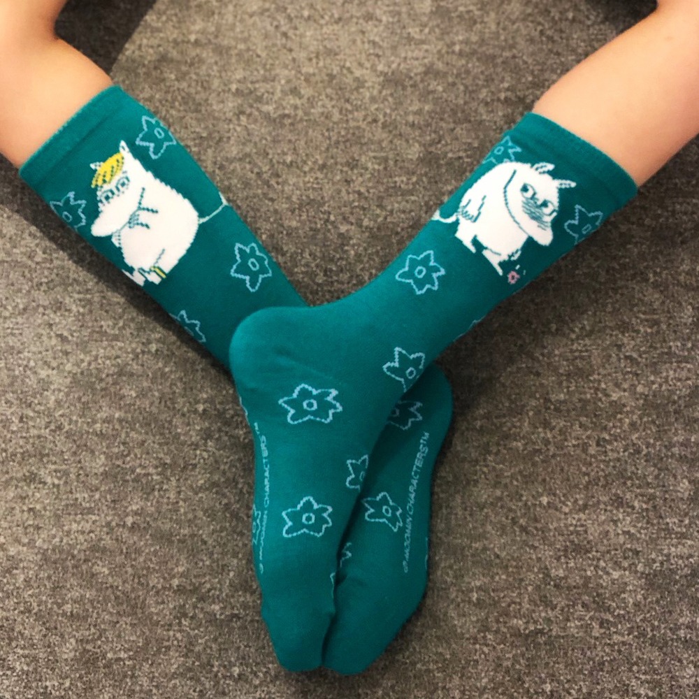 【MOOMIN】姆明冒險中筒襪 中筒襪 襪子 棉襪 小腿襪 穿搭 印花 成人襪子 兒童襪子-細節圖3