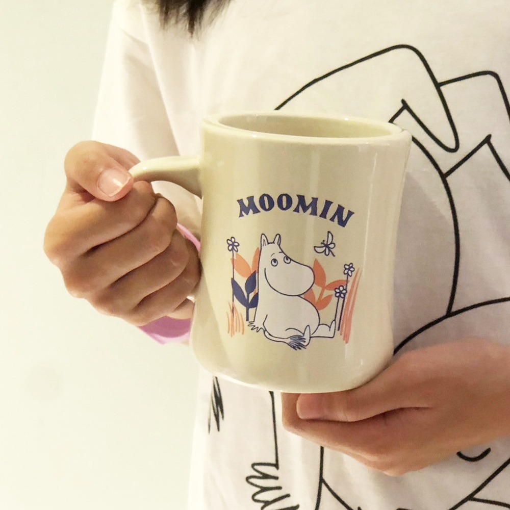 【MOOMIN】花園探險馬克杯 300ml 曲線馬克杯 馬克杯 陶瓷杯 咖啡杯 水杯 杯-規格圖8