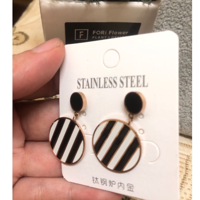 時尚線條設計不鏽鋼耳環-細節圖2