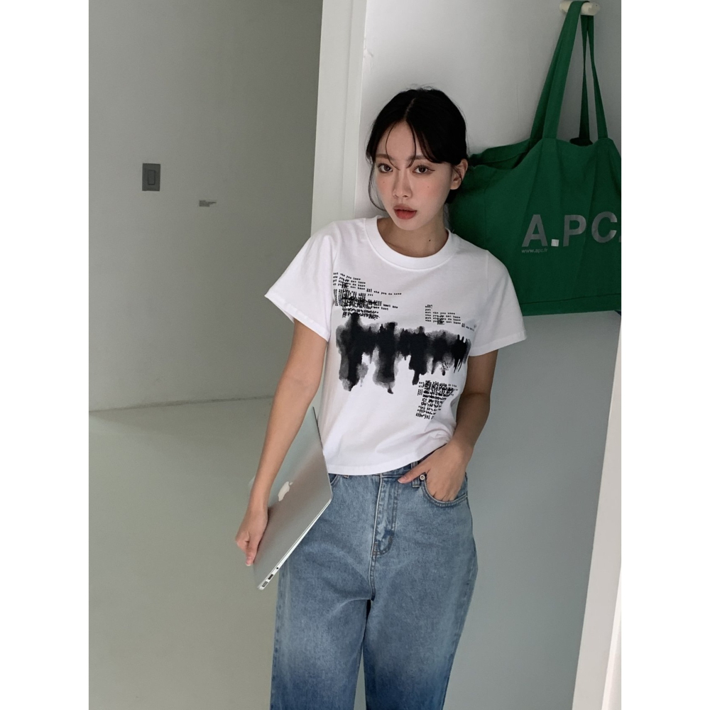 VENUSY｜ 韓國女裝｜街影短版T恤 韓國T恤-細節圖3