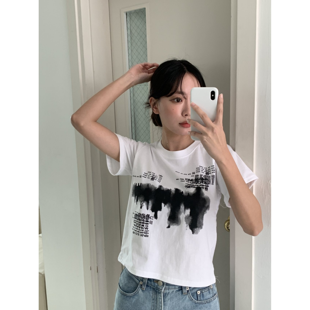 VENUSY｜ 韓國女裝｜街影短版T恤 韓國T恤-細節圖4