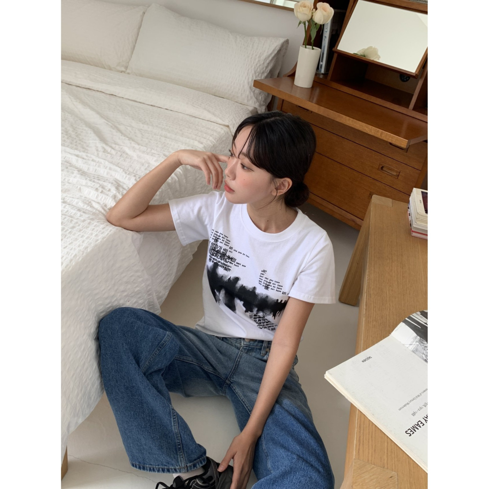 VENUSY｜ 韓國女裝｜街影短版T恤 韓國T恤-細節圖6