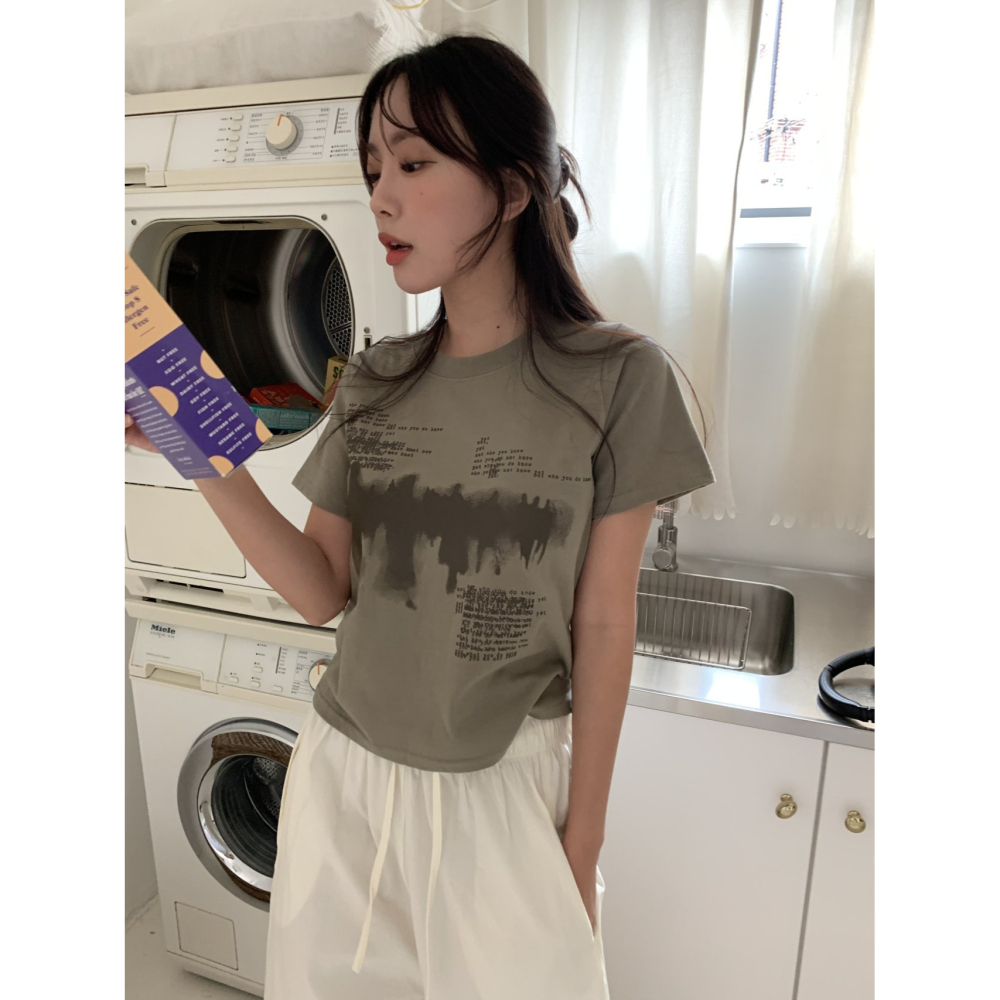 VENUSY｜ 韓國女裝｜街影短版T恤 韓國T恤-細節圖8