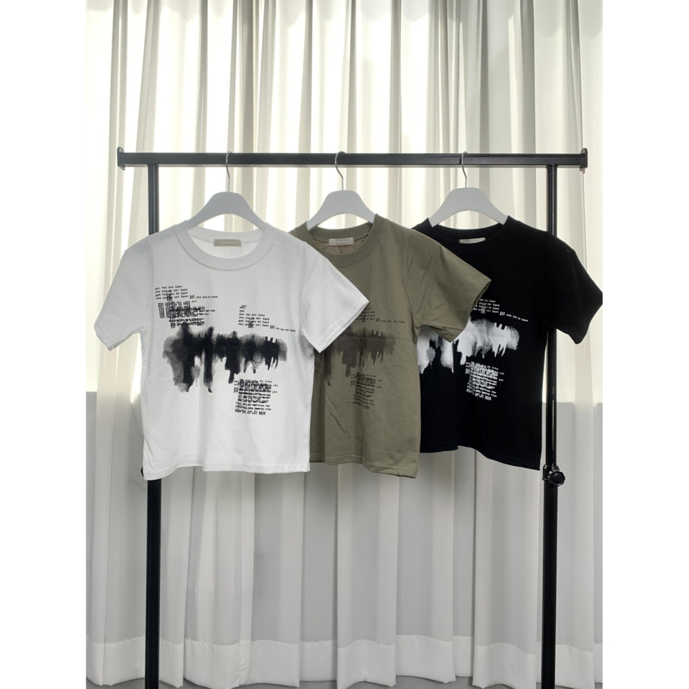 VENUSY｜ 韓國女裝｜街影短版T恤 韓國T恤-細節圖9