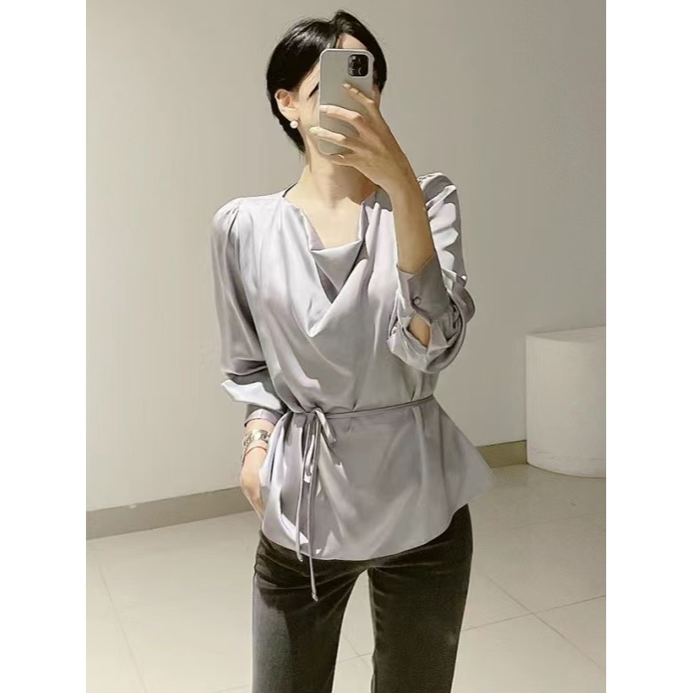 VENUSY｜ 真質感✔ 韓國女裝｜緞面垂墜感腰帶上衣 前短後長 婚禮-細節圖2