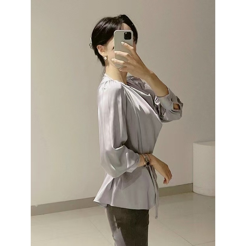 VENUSY｜ 真質感✔ 韓國女裝｜緞面垂墜感腰帶上衣 前短後長 婚禮-細節圖4