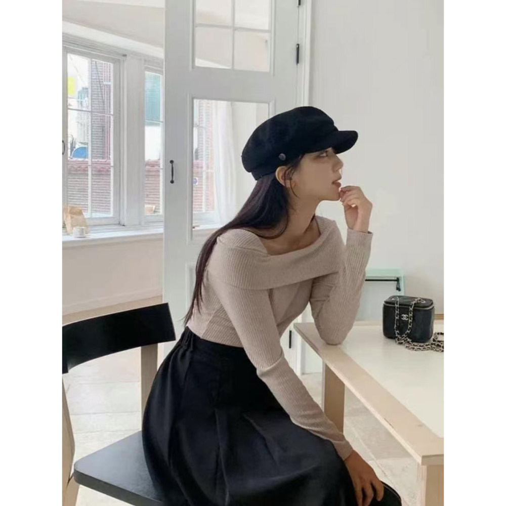 VENUSY｜ 韓國女裝｜螺紋針織船領修身上衣-細節圖3
