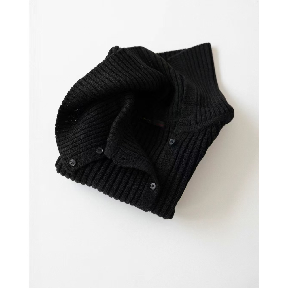 VENUSY｜ 韓國女裝｜鈕扣不規則V領針織上衣-細節圖7