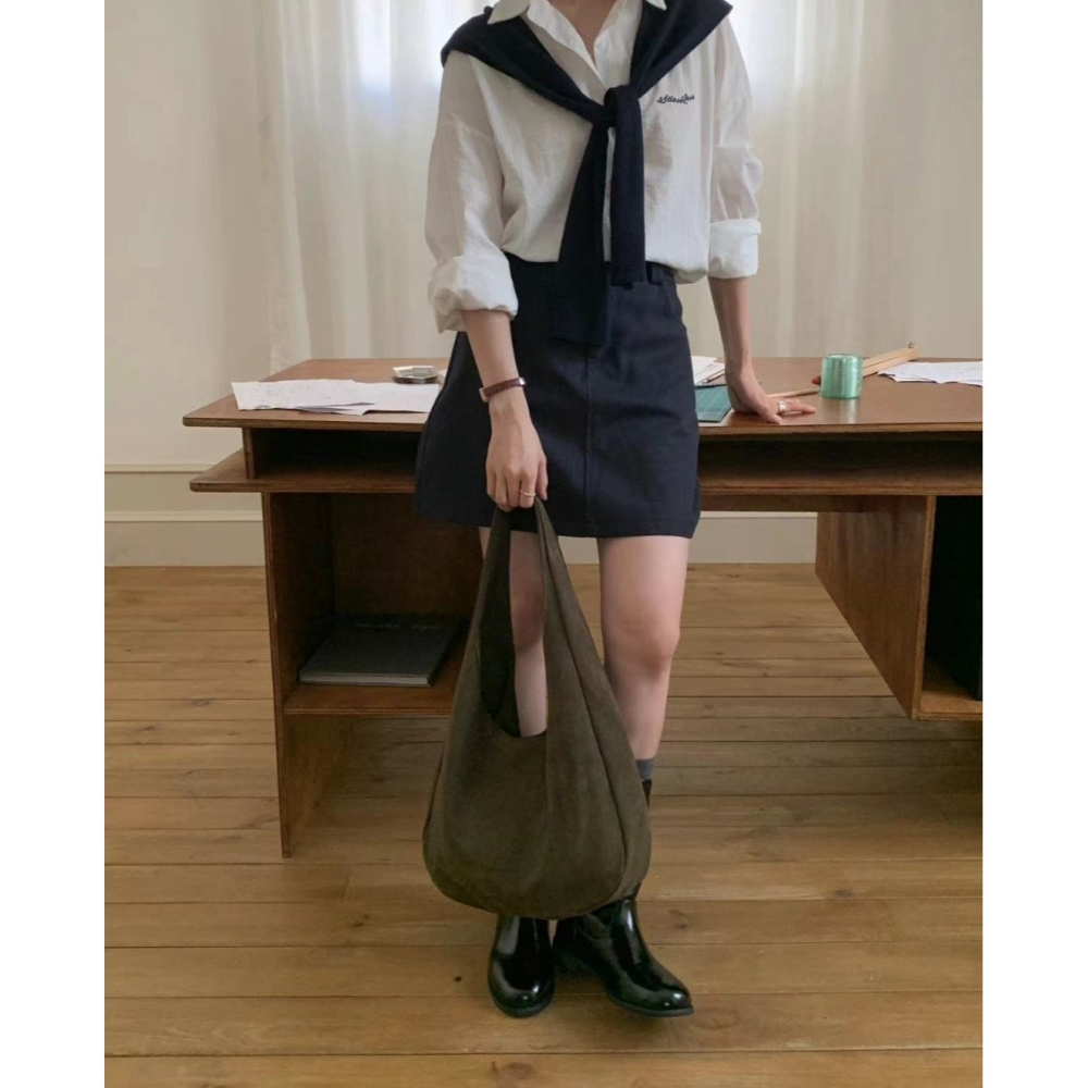 VENUSY｜ 4色☻ 韓國女裝｜麂皮绒面肩背包-細節圖10