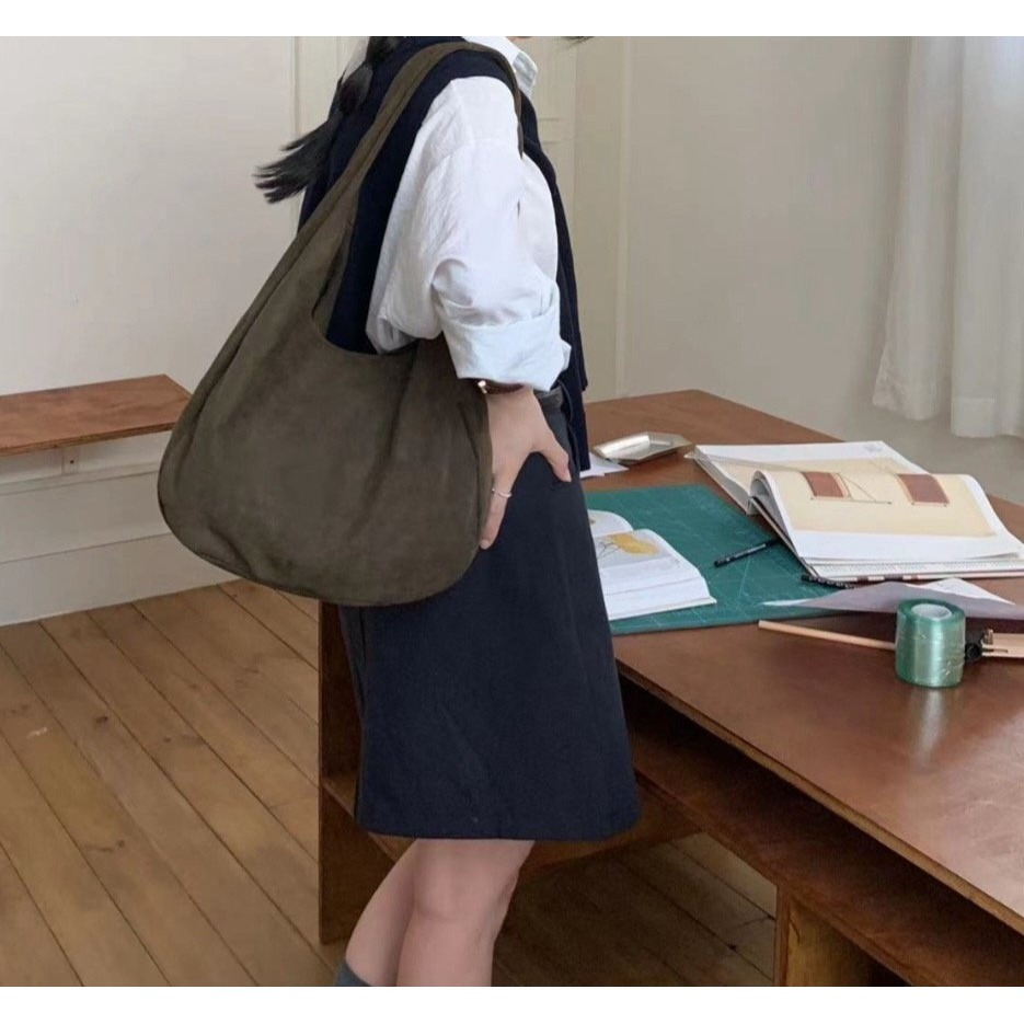 VENUSY｜ 4色☻ 韓國女裝｜麂皮绒面肩背包-規格圖11