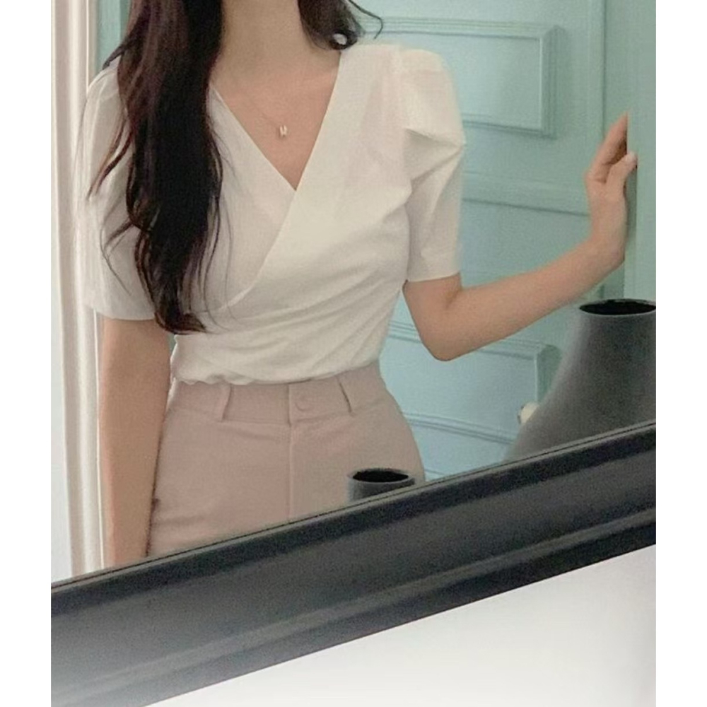 VENUSY｜ 韓國女裝｜純棉短袖 V 領泡泡抽褶修身上衣 顯瘦 螞蟻腰-細節圖3