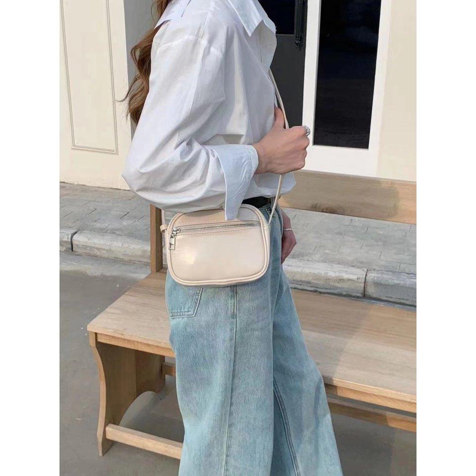 VENUSY｜正韓 - 韓國女裝｜斜背拉鍊小方圓包-細節圖6