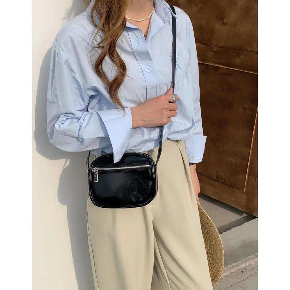 VENUSY｜正韓 - 韓國女裝｜斜背拉鍊小方圓包-細節圖7