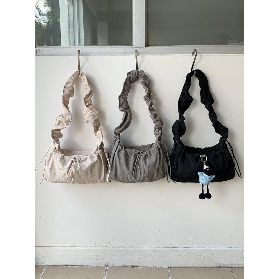 VENUSY｜正韓 - 韓國女裝｜串串單肩半月包-細節圖8