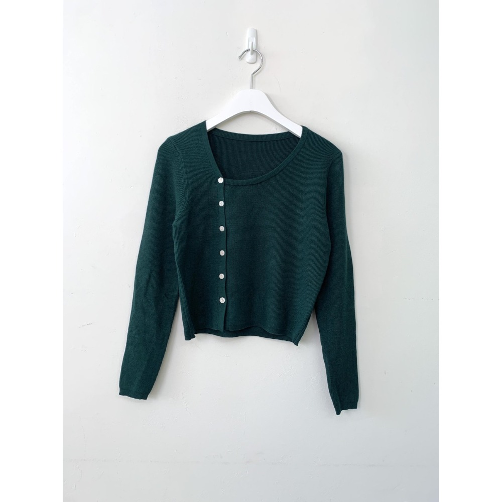 VENUSY．正韓 - 韓國女裝｜春季新品斜角鈕扣上衣 開衫小外套-規格圖9