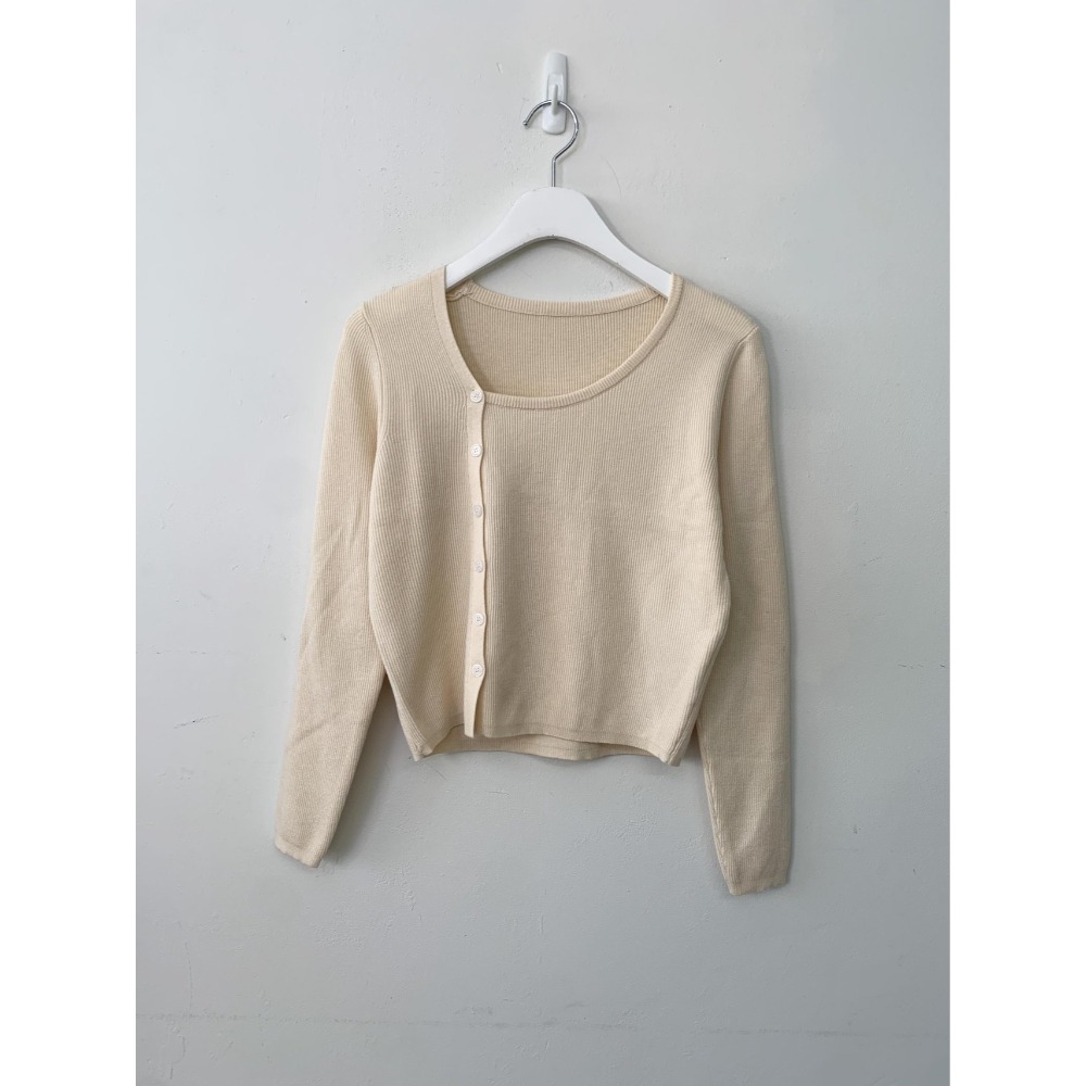 VENUSY．正韓 - 韓國女裝｜春季新品斜角鈕扣上衣 開衫小外套-規格圖9