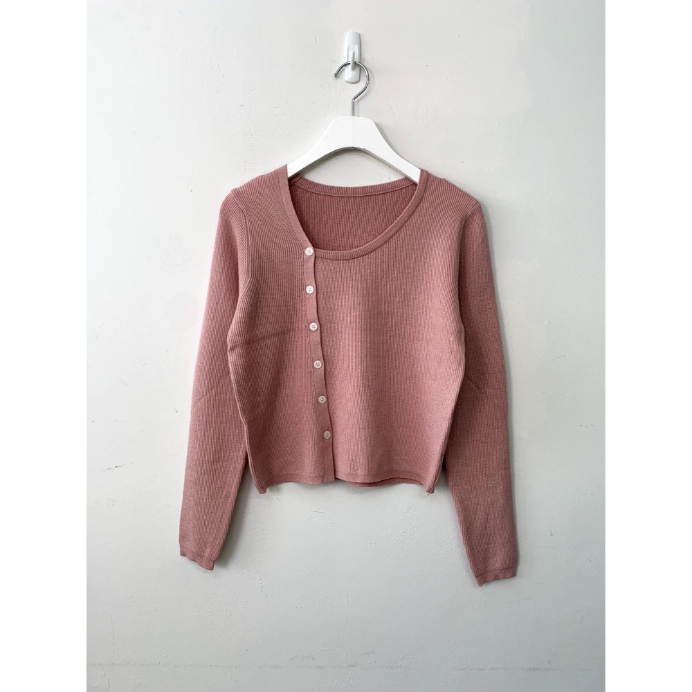 VENUSY．正韓 - 韓國女裝｜春季新品斜角鈕扣上衣 開衫小外套-規格圖9