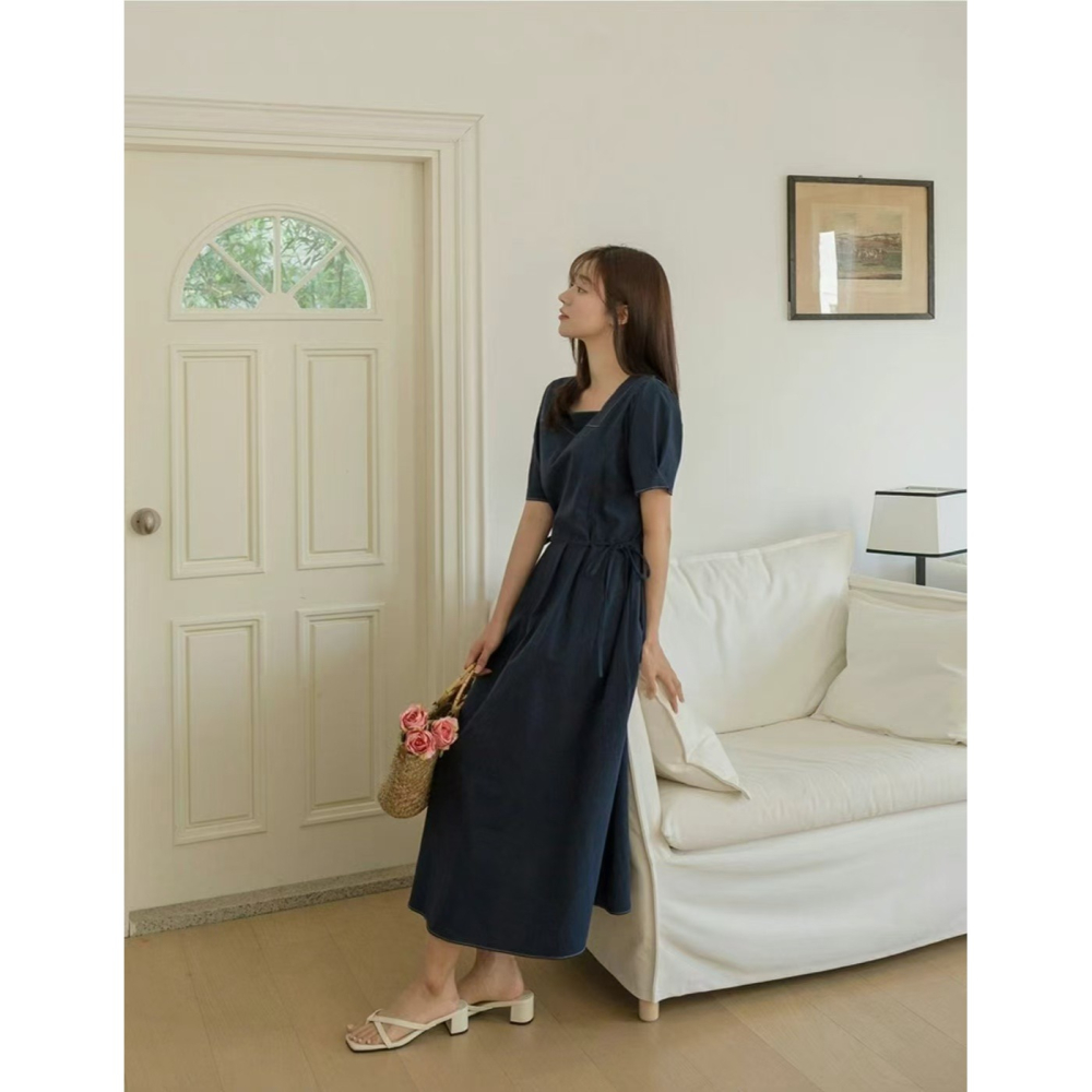 VENUSY｜ 韓國女裝｜長方領褶皺洋裝 韓國洋裝 日常婚禮賓客皆宜-細節圖2