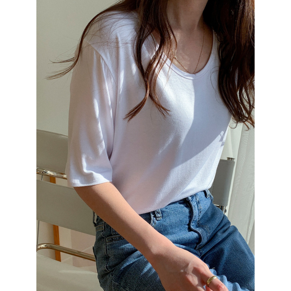 VENUSY｜ 韓國女裝｜V領休閒T恤 韓國T恤-細節圖2