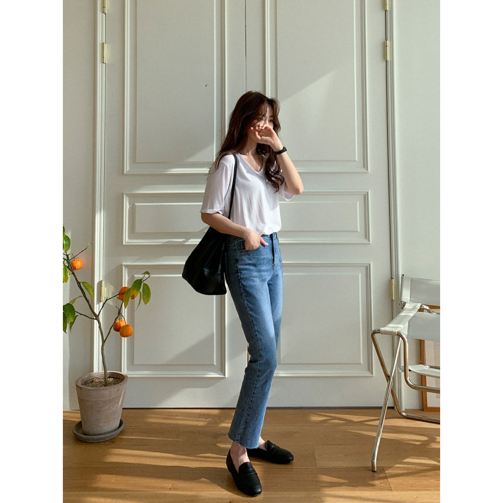 VENUSY｜ 韓國女裝｜V領休閒T恤 韓國T恤-細節圖5