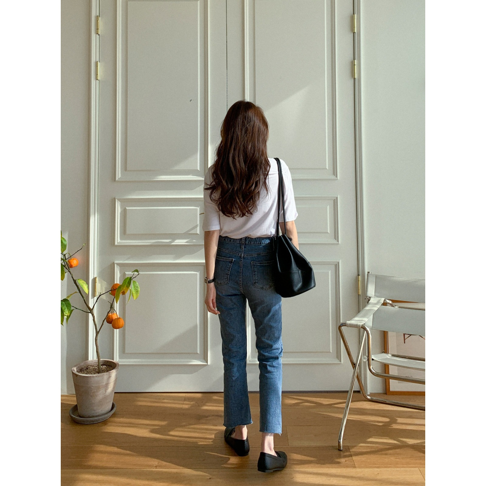 VENUSY｜ 韓國女裝｜V領休閒T恤 韓國T恤-細節圖7