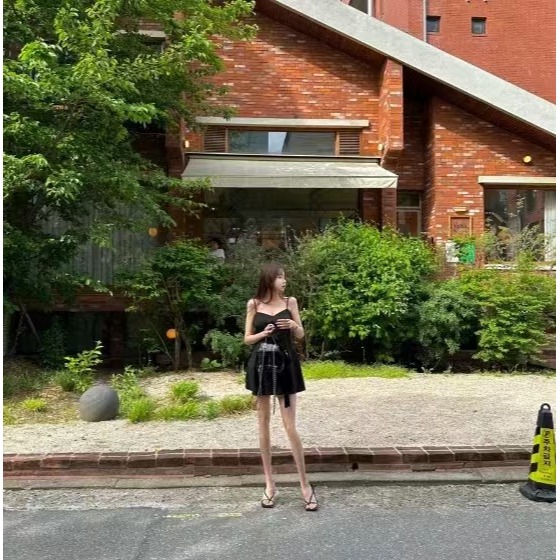 VENUSY｜ 🅗🅞🅣 韓國女裝｜蝴蝶結無袖小洋裝 韓國洋裝 約會 閨密聚會皆適宜-細節圖8