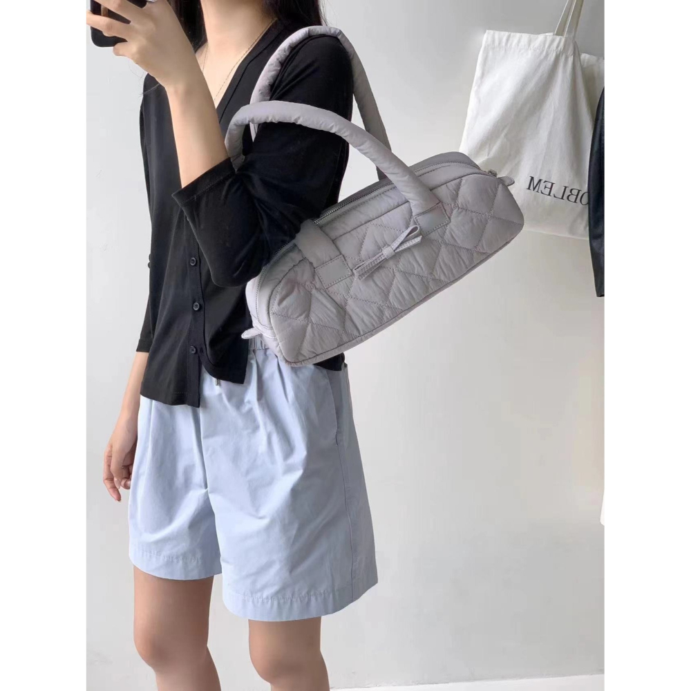 VENUSY｜ 韓國女裝｜側背雲朵扁扁包-細節圖5