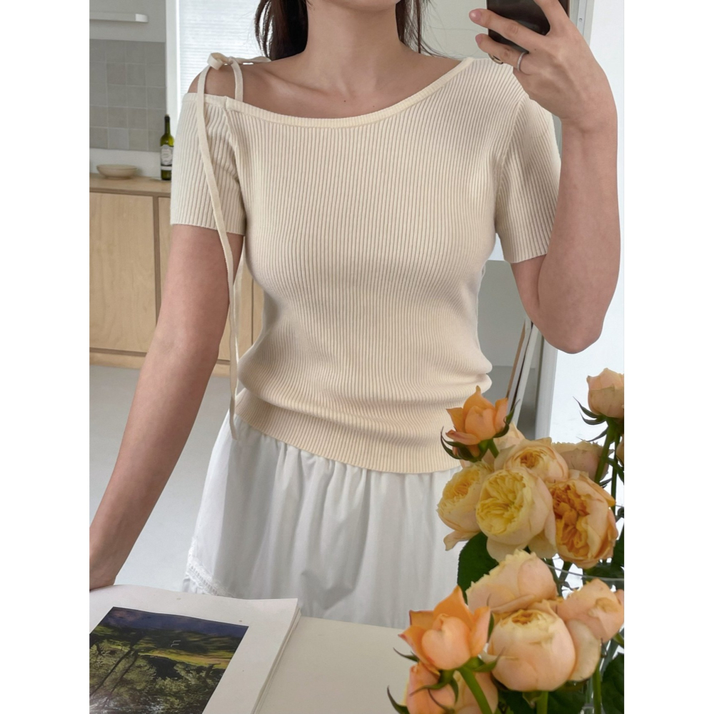 VENUSY｜ 韓國女裝｜修身蝴蝶結絲帶短袖針織上衣 休閒-細節圖9