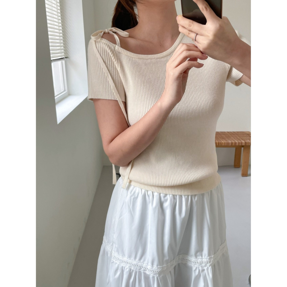 VENUSY｜ 韓國女裝｜修身蝴蝶結絲帶短袖針織上衣 休閒-細節圖10