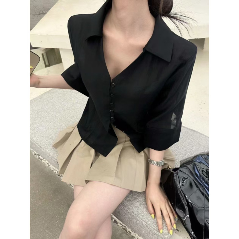 VENUSY｜ 韓國女裝｜絲質微深V領襯衫 韓國襯衫 針摺修身襯衫 韓國襯衫-細節圖4