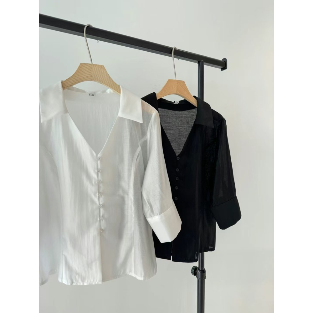 VENUSY｜ 韓國女裝｜絲質微深V領襯衫 韓國襯衫 針摺修身襯衫 韓國襯衫-細節圖8