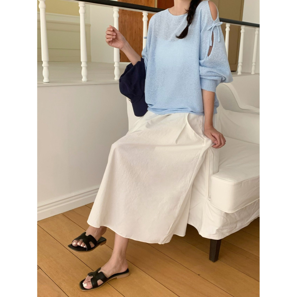 VENUSY｜ 韓國女裝｜雙肩挖洞絲帶針織上衣-細節圖2