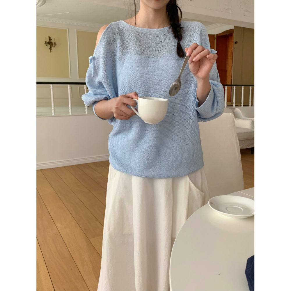 VENUSY｜ 韓國女裝｜雙肩挖洞絲帶針織上衣-細節圖3