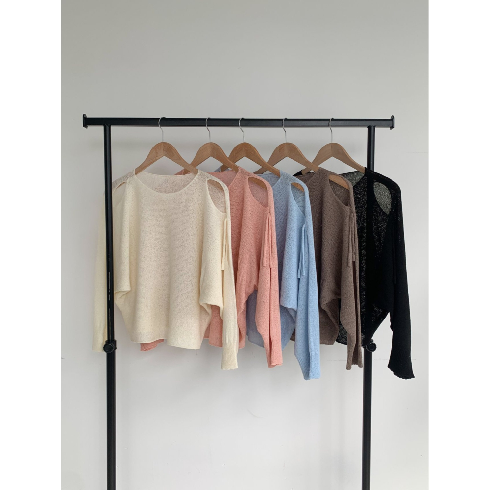 VENUSY｜ 韓國女裝｜雙肩挖洞絲帶針織上衣-細節圖8