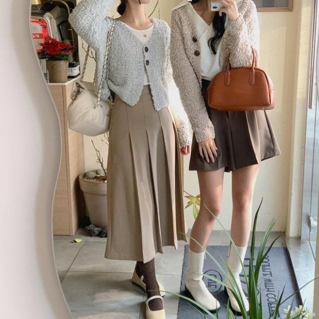 VENUSY｜ 韓國女裝｜蓬鬆V領毛球小外套 秋冬針織衫-細節圖11