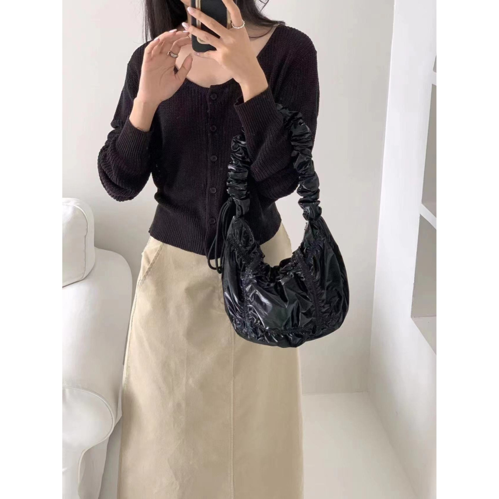 VENUSY｜ 韓國女裝｜雲朵半月肩背包-細節圖7