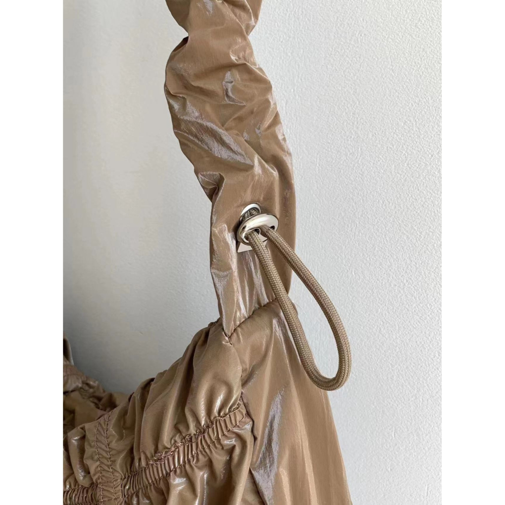 VENUSY｜ 韓國女裝｜雲朵半月肩背包-細節圖10