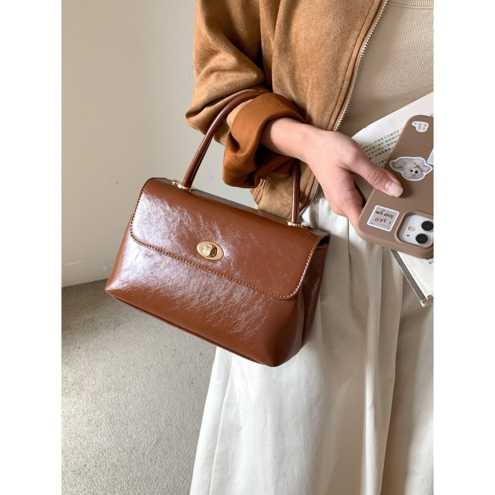 VENUSY｜ 韓國女裝｜皮革鈕扣方包 手提包 側背包-細節圖3