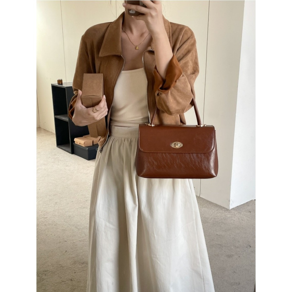 VENUSY｜ 韓國女裝｜皮革鈕扣方包 手提包 側背包-細節圖4