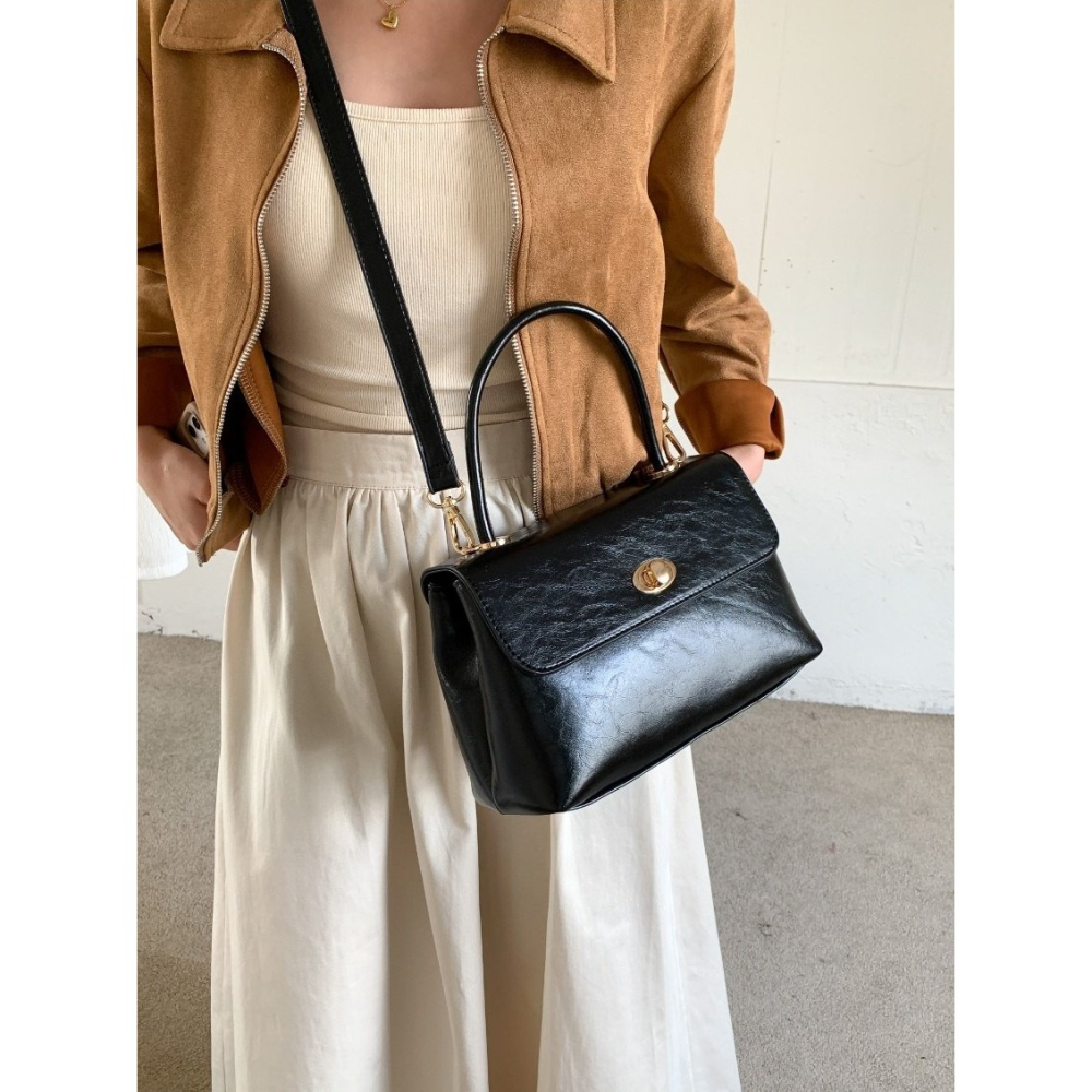 VENUSY｜ 韓國女裝｜皮革鈕扣方包 手提包 側背包-細節圖8