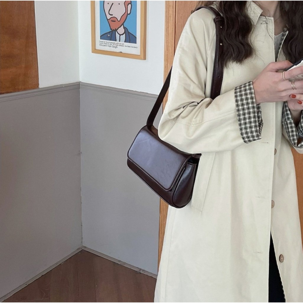 VENUSY｜ 韓國女裝｜皮革長方肩背包 側背包 長度可調-細節圖2