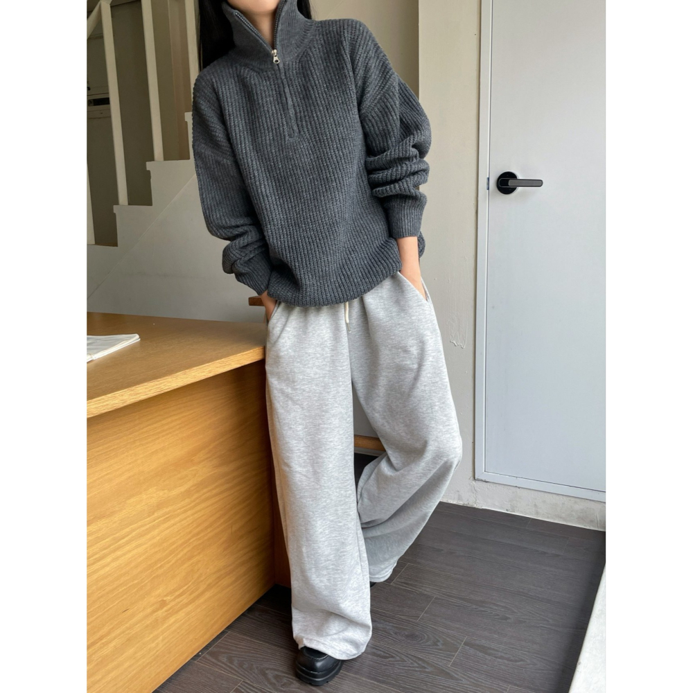 VENUSY｜ 帥氣俐落✔ 韓國女裝｜高領落肩慵懶針織上衣-細節圖7