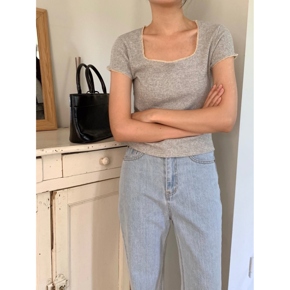 [換季優惠 售完斷貨] VENUSY｜ 韓國女裝｜蕾絲羅紋短袖T恤 韓國T恤-細節圖3