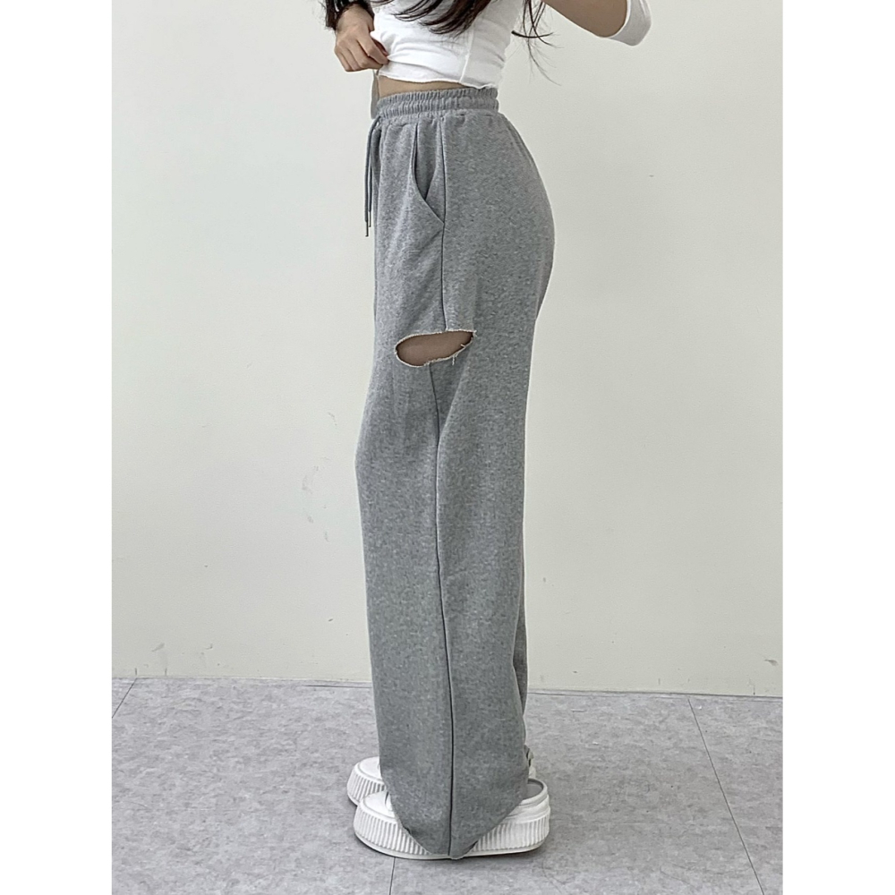 VENUSY｜ 韓國女裝｜純棉破洞設計運動長褲 爵士舞褲-細節圖2