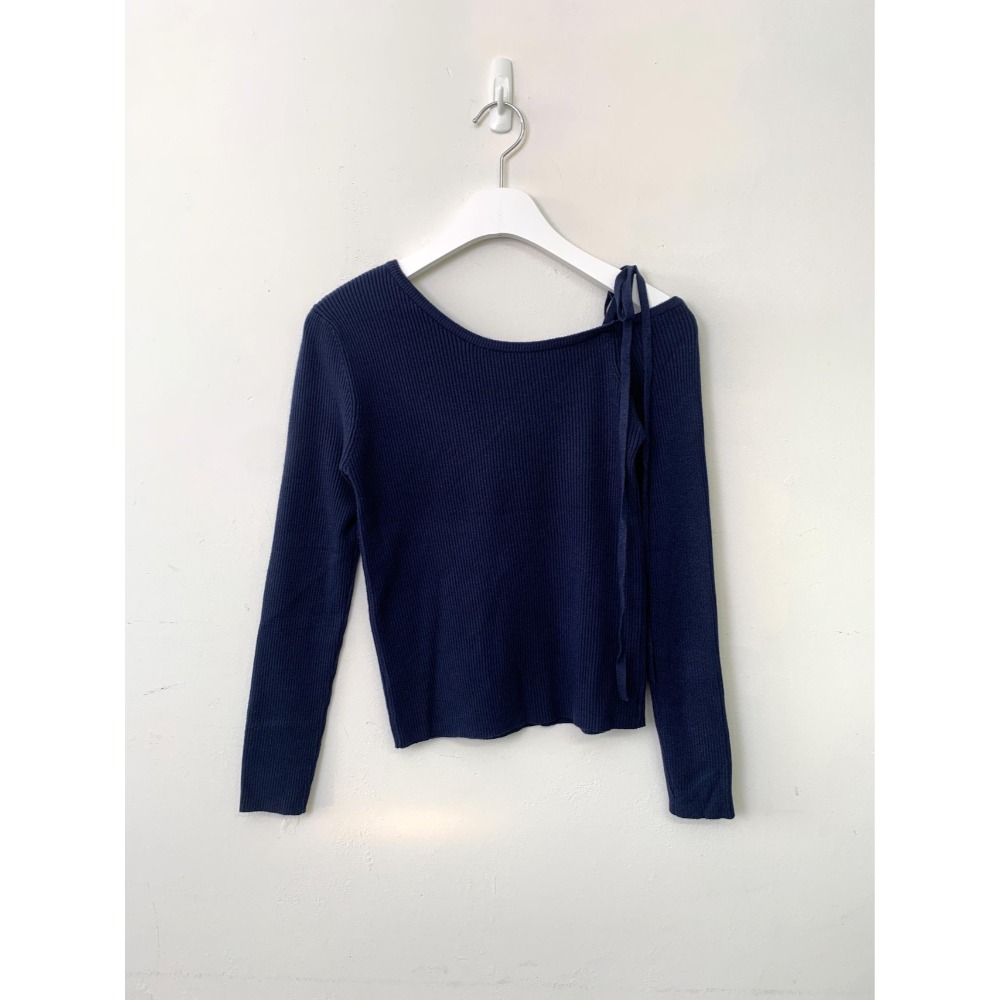 [現貨🇹🇼 快速出貨] VENUSY｜正韓 - 韓國女裝｜新品修身絲帶針織上衣-規格圖11