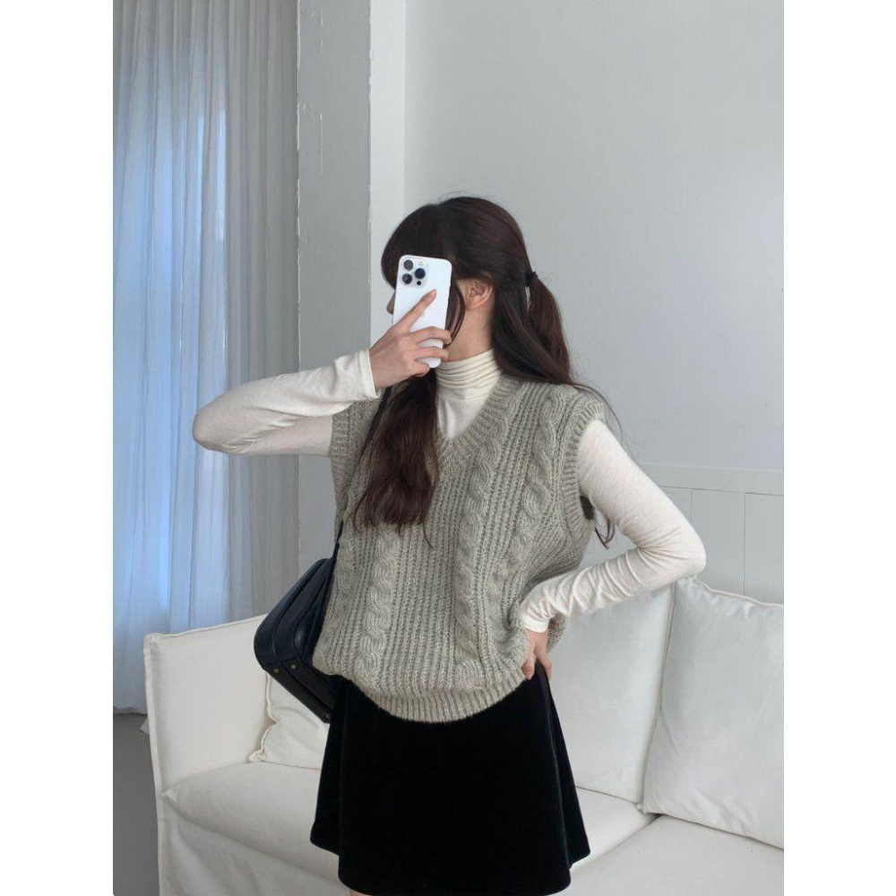 VENUSY．正韓 - 韓國女裝｜八字扭紋背心-細節圖2