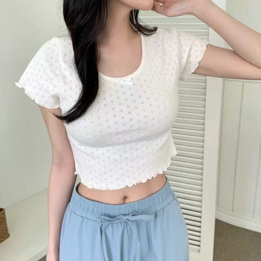 [現貨]VENUSY｜正韓🇰🇷 - 芭蕾可愛淑女風☻ 韓國女裝｜鏤空打孔木耳邊T恤 韓國T恤-細節圖5
