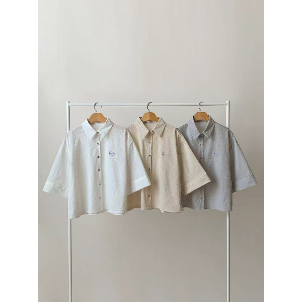 [現貨+預購] VENUSY｜正韓🇰🇷 - 不易皺✓ 韓國女裝｜刺繡七分袖條紋半短版襯衫 韓國襯衫-細節圖8