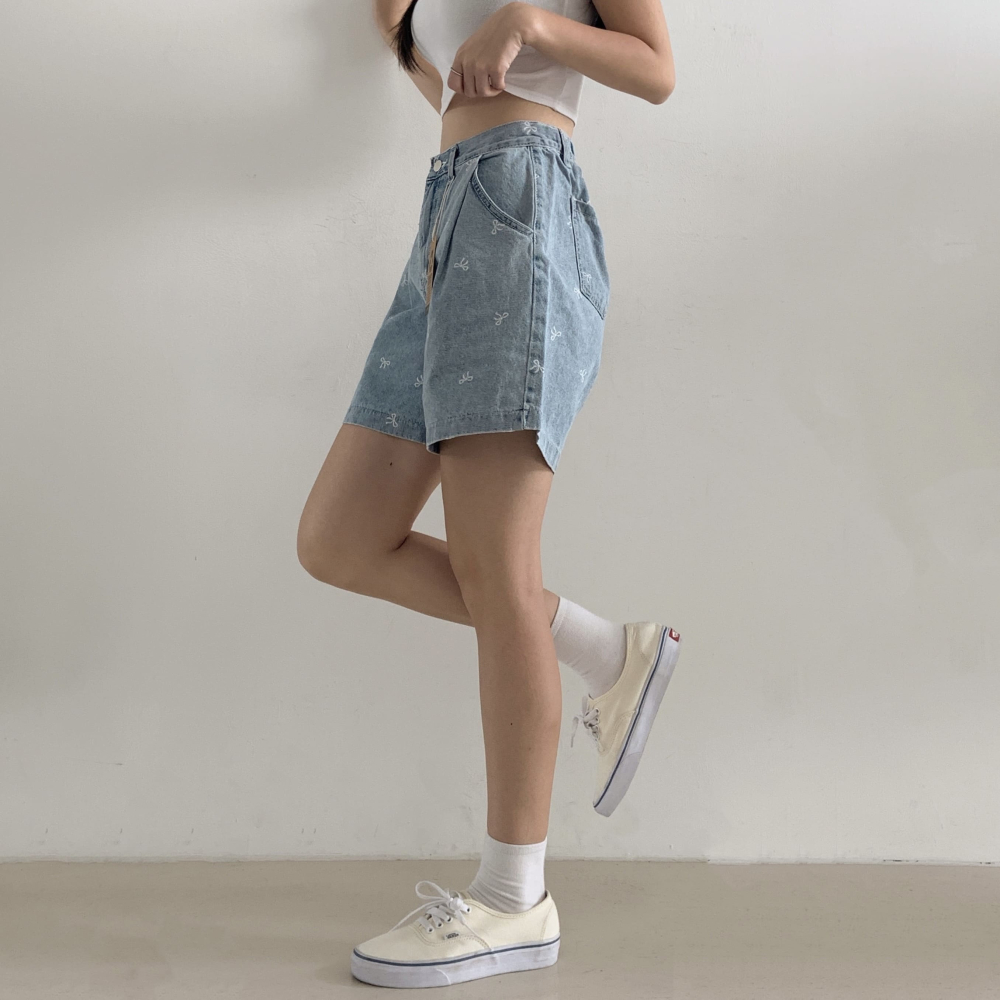 VENUSY｜正韓🇰🇷 - 𝟷𝟶𝟶%棉☀ 韓國女裝｜純棉蝴蝶結直筒A字牛仔短褲-細節圖5